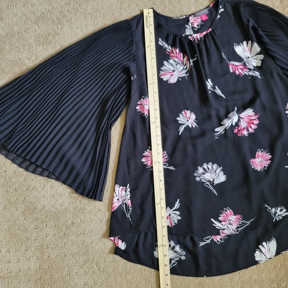 Vince Camuto Sheer Floral Accordion Sleeve Tunic Blouse Black Pink Size Small - Picture 9 of 12